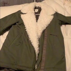 Great green military style W winter/fall coat!